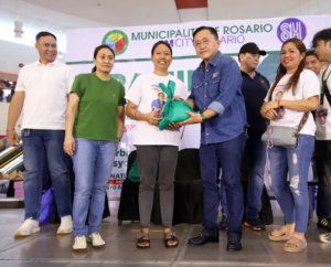 “Asahan niyo na nandirito lang ako para sa inyo“: Bong Go provided support for over a thousand indigents in Rosario, Cavite, reaffirms commitment to inclusive public service – senatorbonggo.ph
