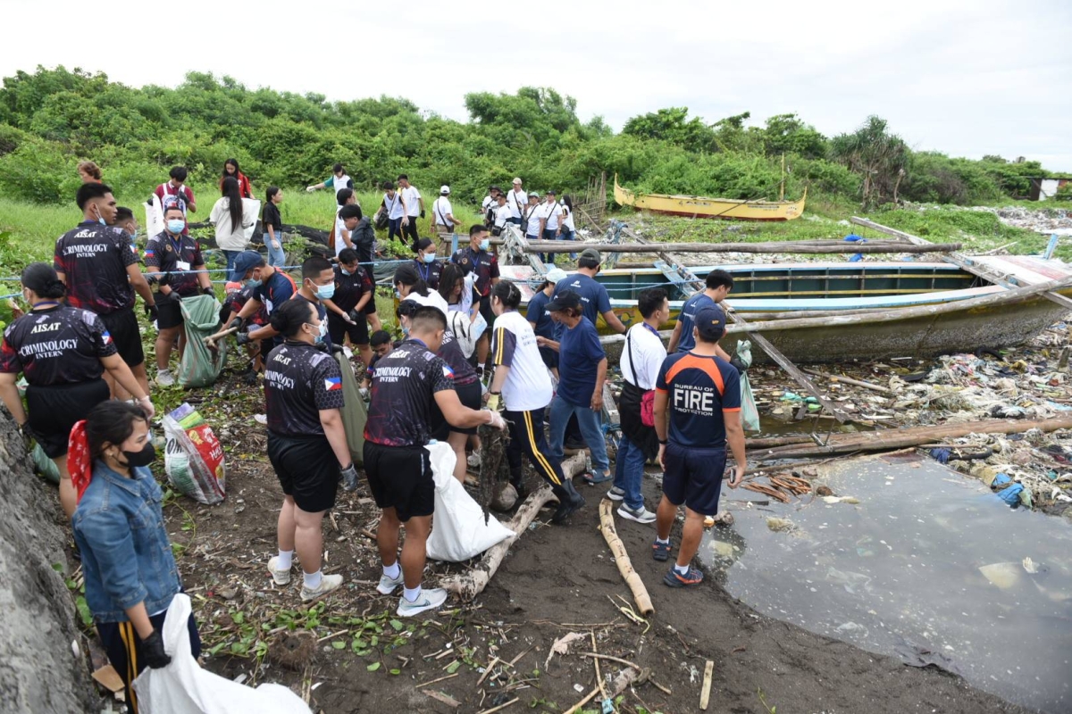 Thousands of volunteers join international coastal cleanup drive in Cavite – The Manila Times