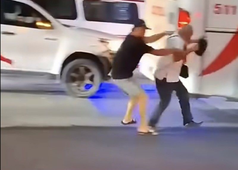 Pickup driver caught assaulting elderly bus driver in Cavite suspended – Philstar.com
