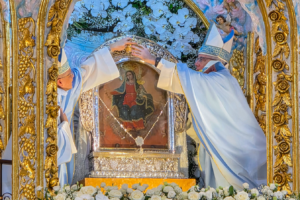 Nuncio urges faithful to ‘listen to God’s music’ at Cavite Marian coronation – CBCPNews