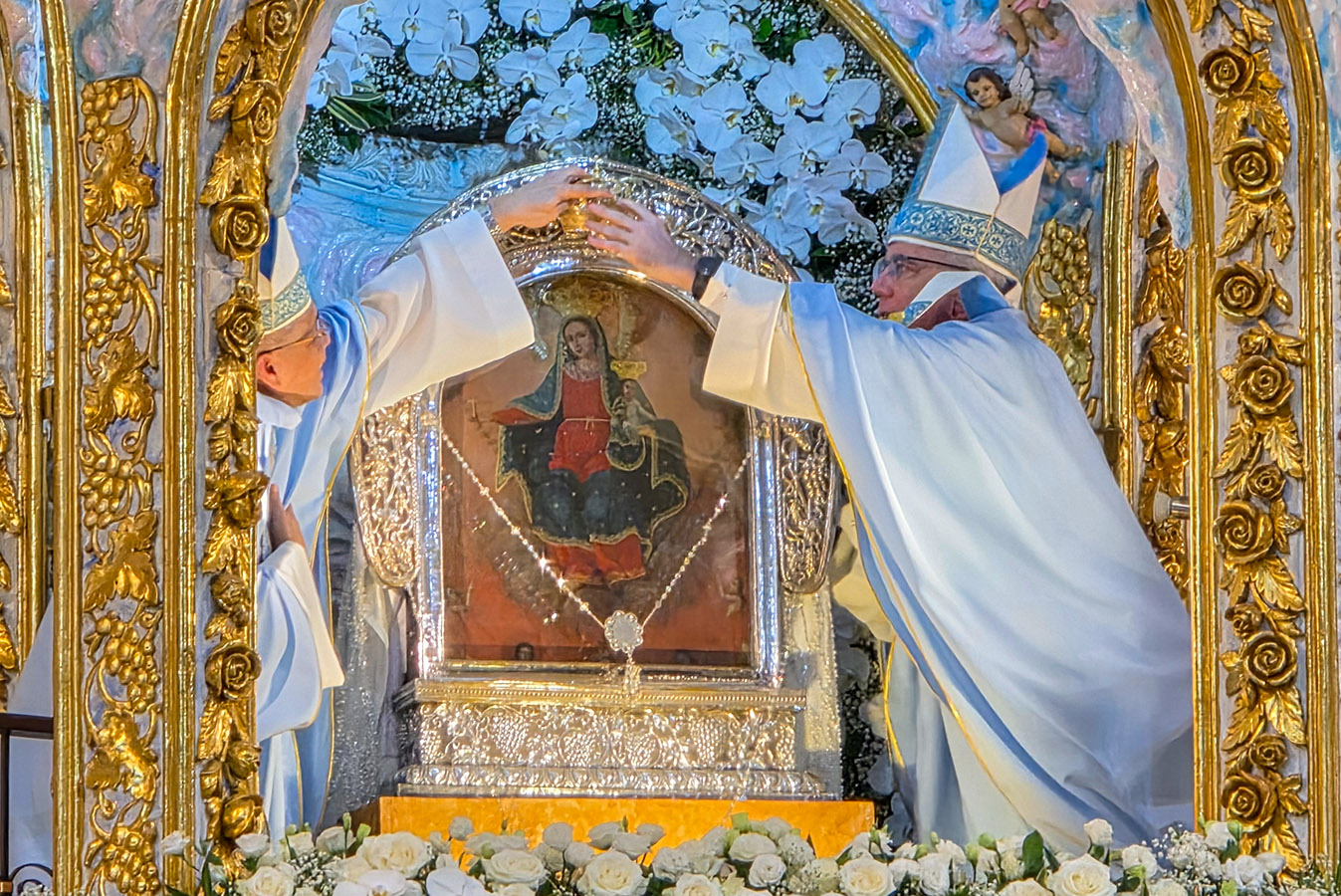 Nuncio urges faithful to ‘listen to God’s music’ at Cavite Marian coronation – CBCPNews