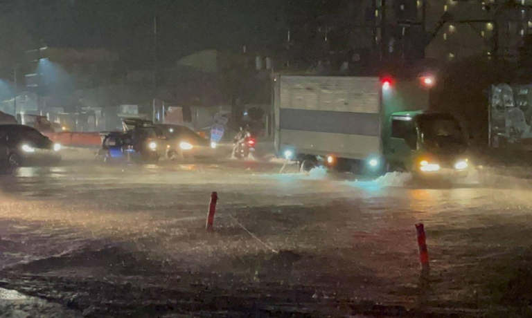3 dead, over 80K residents evacuated during Paeng's onslaught in Calabarzon – GMA Network