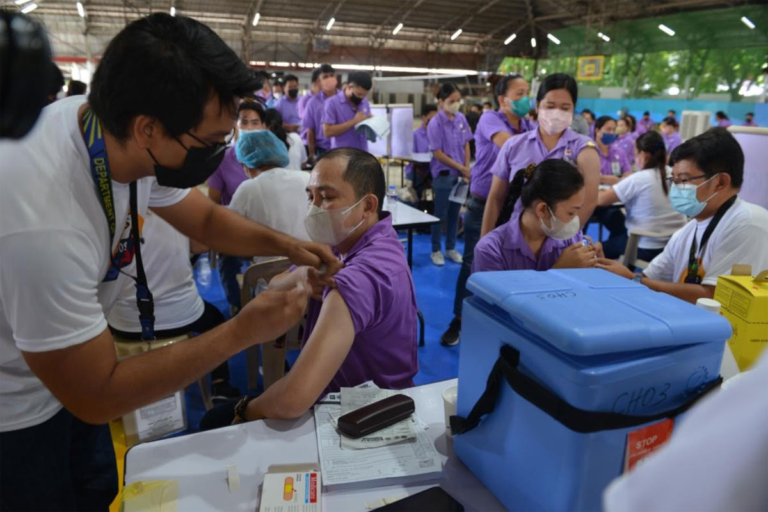 Vergeire visits ‘PinasLakas’ vax drive in Cavite – Journal News Online