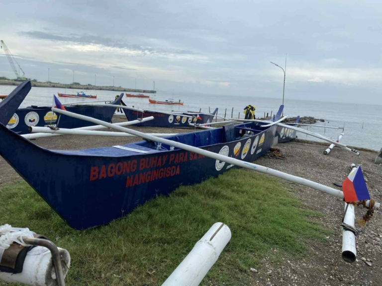 Tanza fishermen get new motorized boats from DILG – The Manila Times