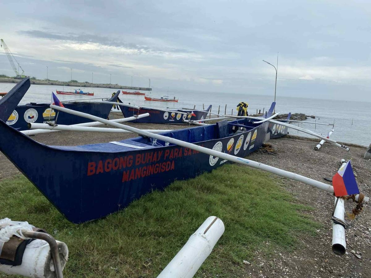 Tanza fishermen get new motorized boats from DILG – The Manila Times